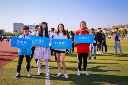 201909【五中社團喜迎新 莘莘學子顯風采——阜陽五中舉行2019年社團納新大會】2000k 阜陽日報 阜陽發(fā)布 特約攝影 凡偉 18844908911-11 (11)_conew1.jpg