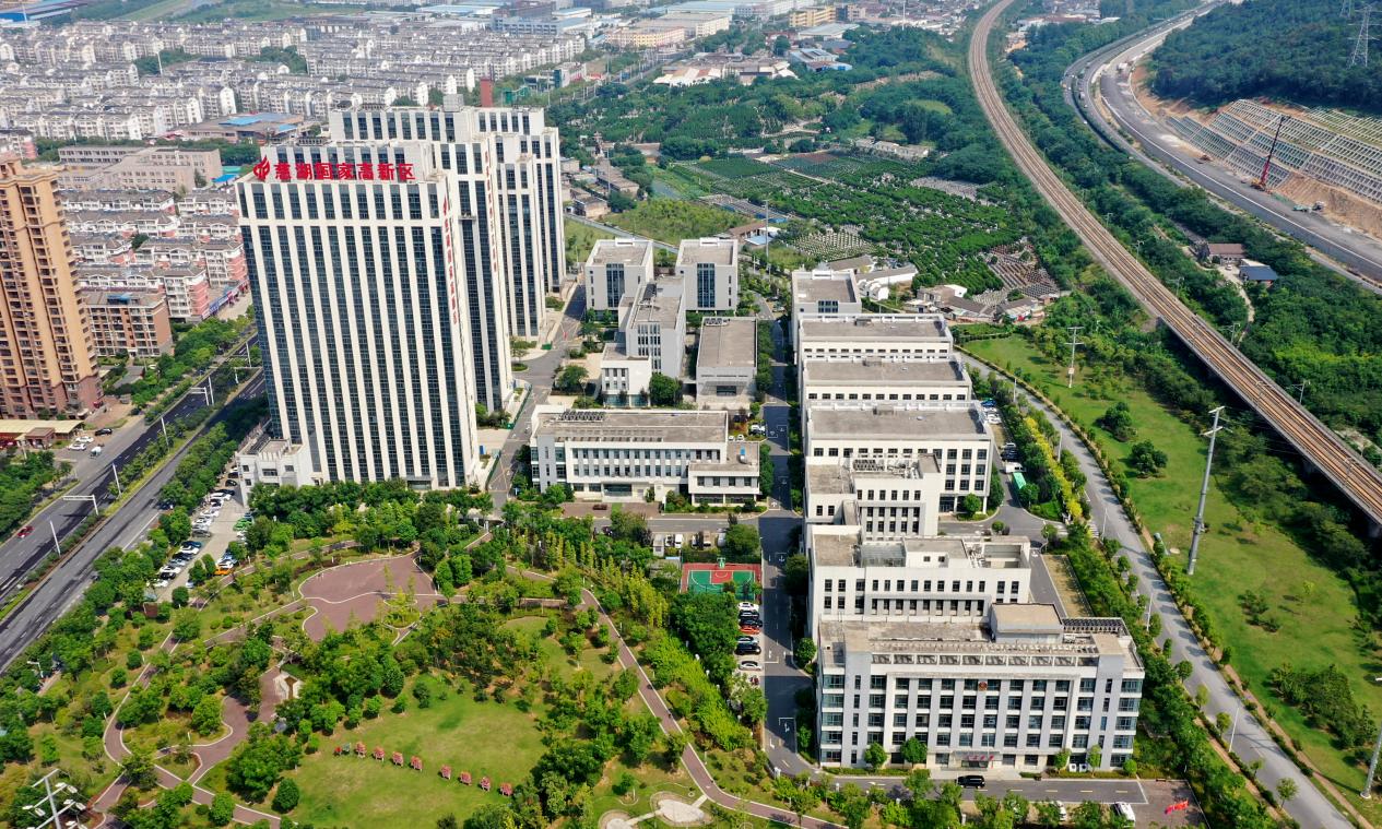 俯瞰慈湖高新區(qū)總部。邵紀(jì)明攝