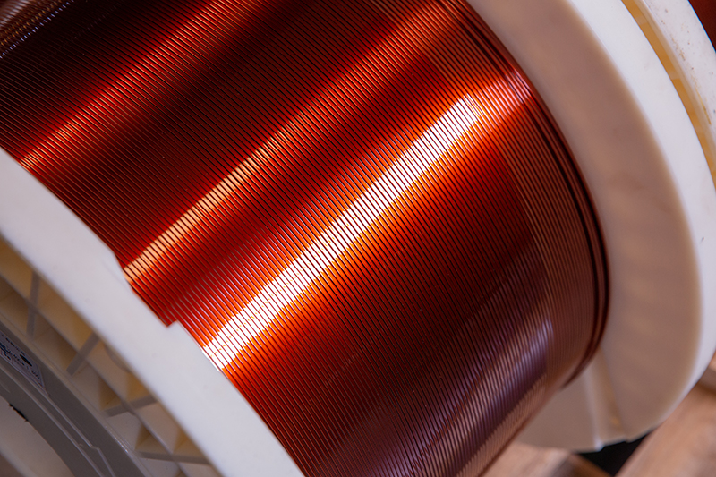 銅陵有色銅冠電工公司生產(chǎn)的電動(dòng)汽車(chē)用扁漆包線。銅陵有色集團(tuán)供圖