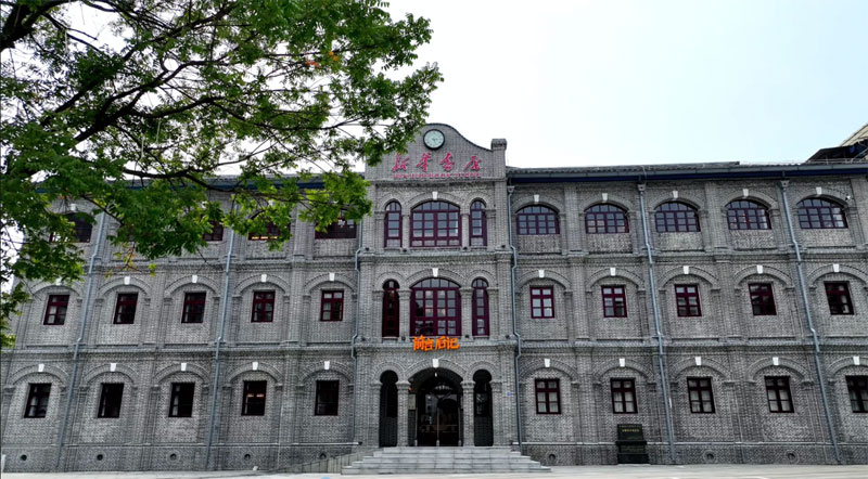 前言后記安慶勸業(yè)場店。安徽新華發(fā)行集團供圖