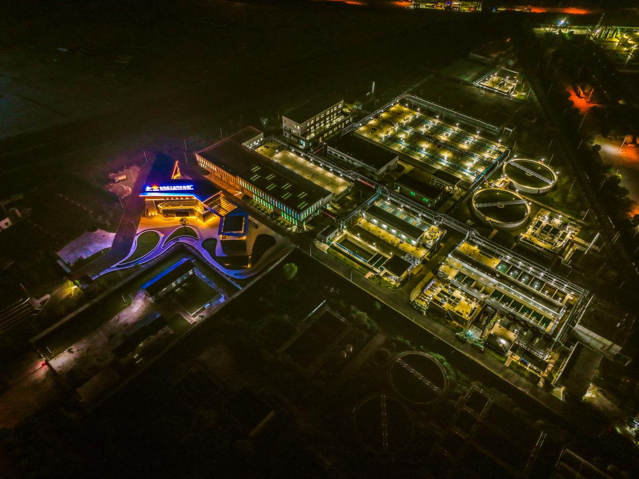 俯瞰定遠(yuǎn)鹽化工業(yè)園污水處理廠。受訪者供圖