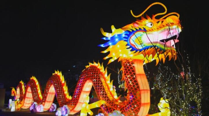 燈會(huì)現(xiàn)場(chǎng)。 汪立攝